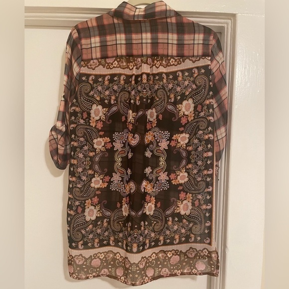 Band of gypsies plaid red, maroon and floral top size Small - Picture 7 of 7
